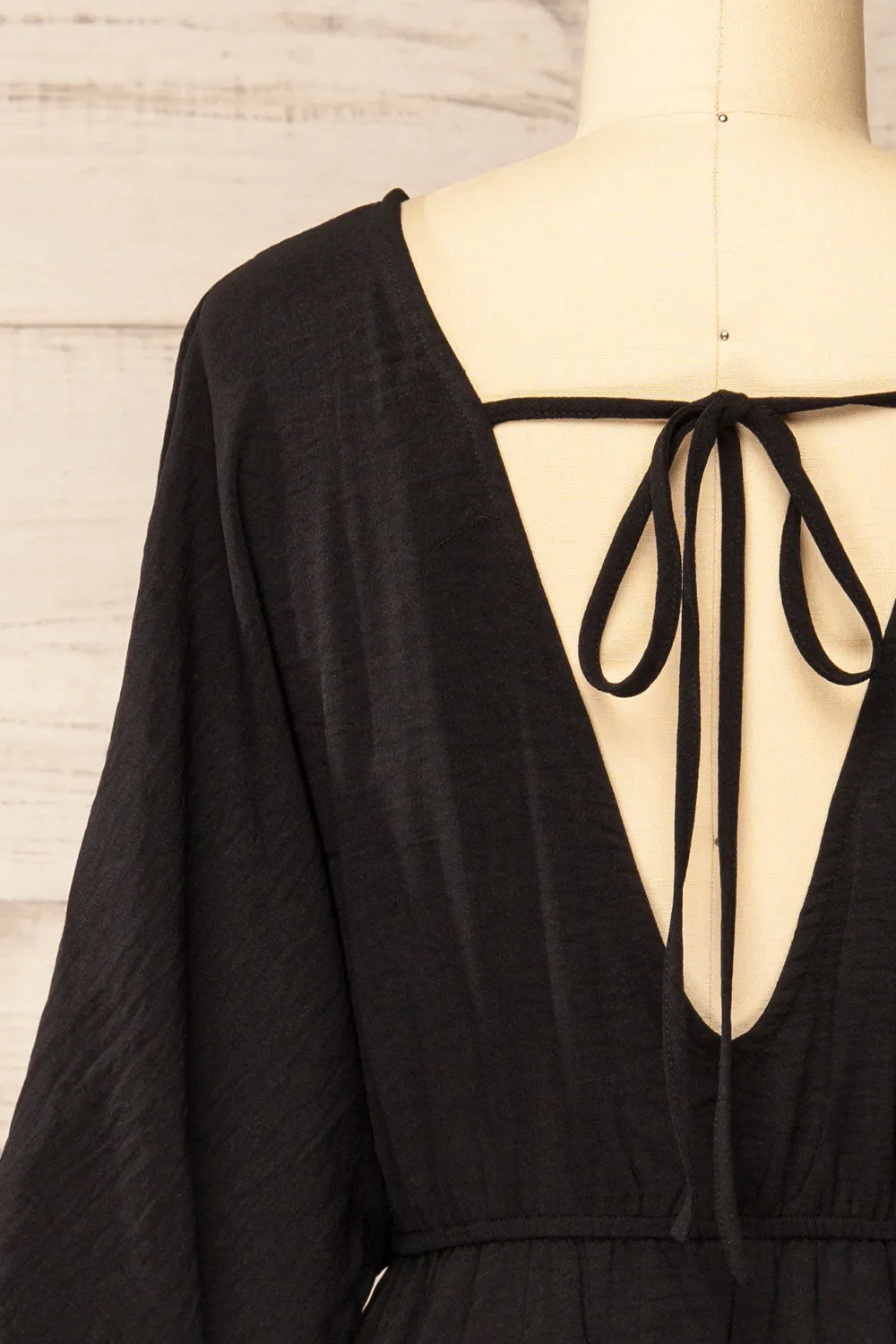Fordwich | Short Black Dress w/ Batwing Sleeves