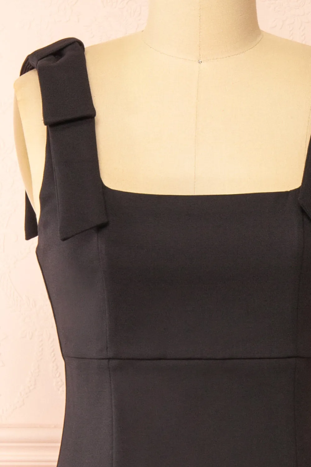 Gaile Black | Shoulder Tie Midi Dress