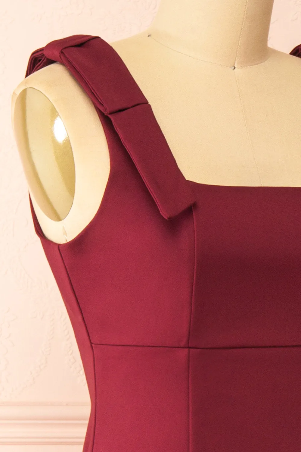 Gaile Burgundy | Shoulder Tie Midi Dress