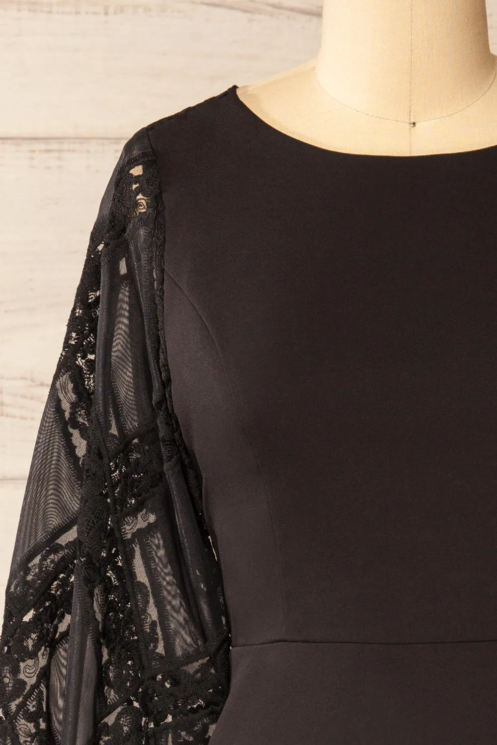 Nanterre | Short Black Dress w/ Lace Sleeves