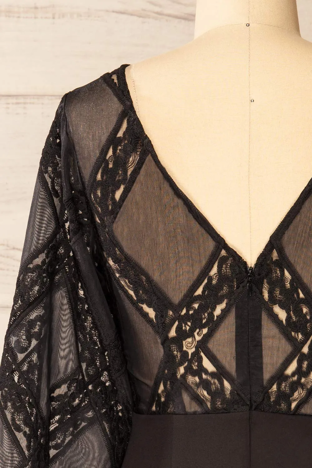 Nanterre | Short Black Dress w/ Lace Sleeves