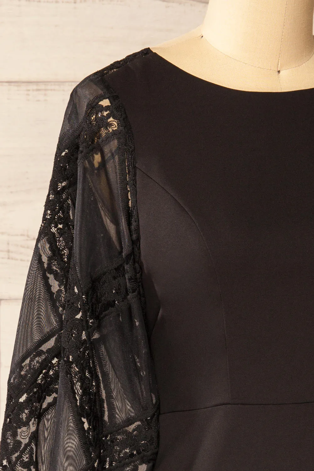 Nanterre | Short Black Dress w/ Lace Sleeves