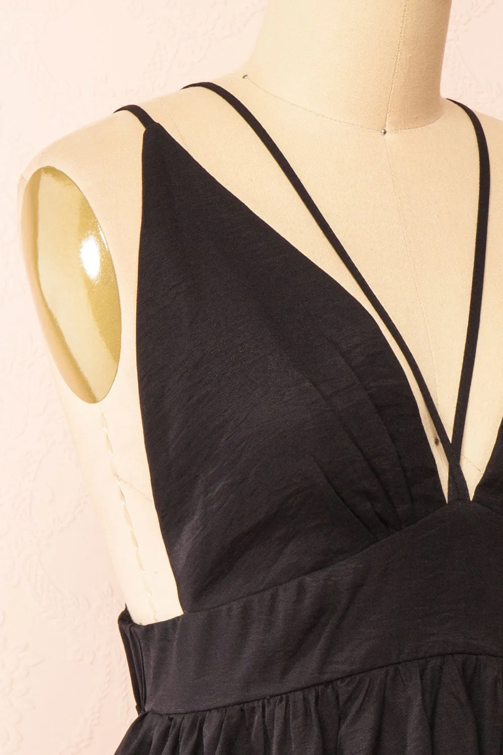 Tillie | Short Black Plunging Neckline Dress