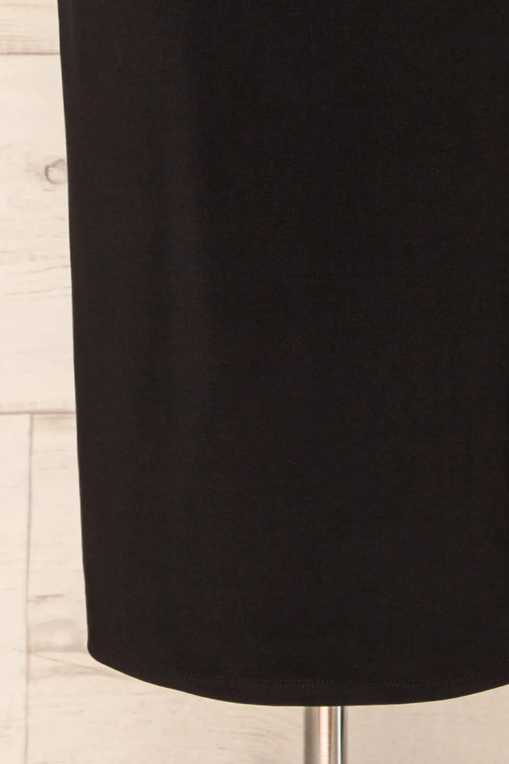 Victorya Black | Strapless Fitted Midi Dress