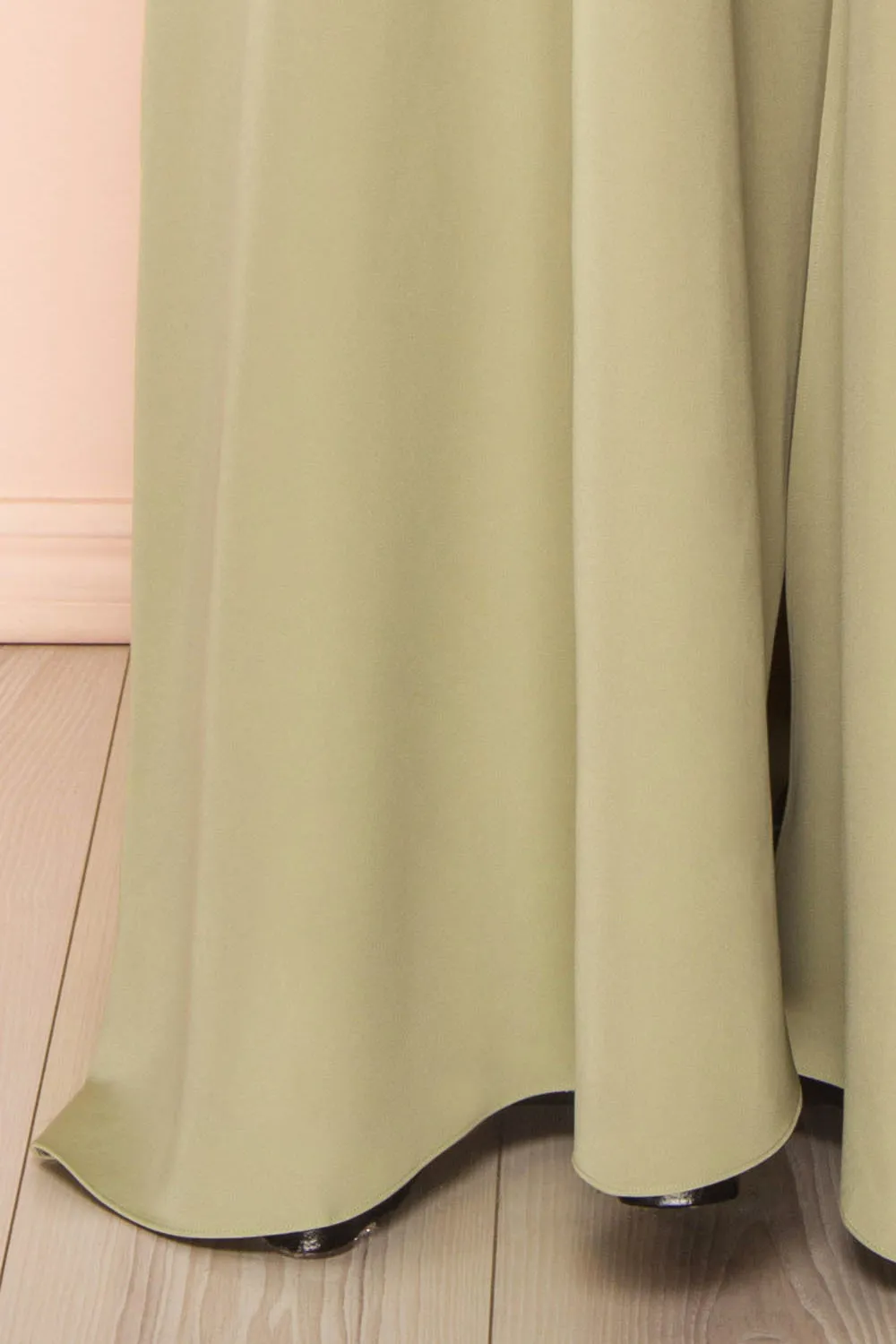 Vivina Sage | A-line Maxi Dress with Open Back
